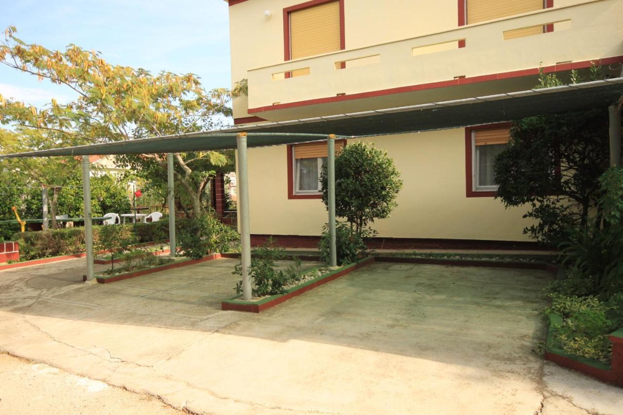 Apartments With A Parking Space Ugljan - 8479 Exterior photo